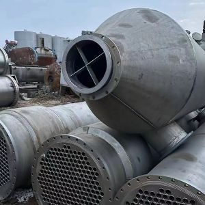 出售5噸全钛材三效強制循環蒸發(fā)器一套,圖紙配置清單齊全,歡迎定購