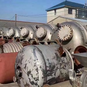 全新11台12.5立方不鏽鋼外盤管反應釜,安裝上未使用,厚度14毫米,手續資料齊全!